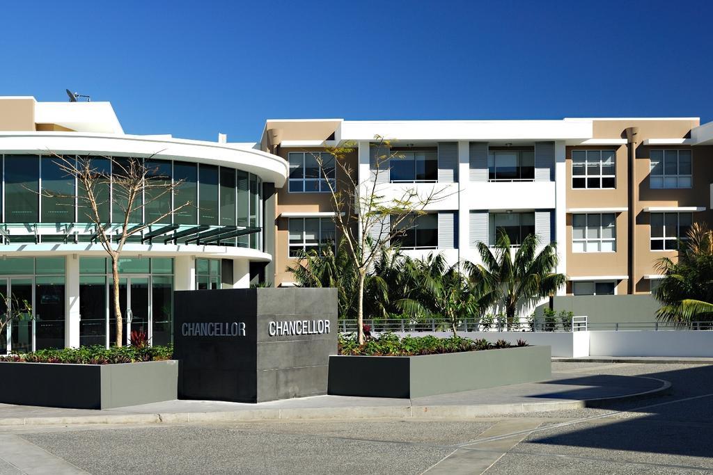 Chancellor Executive Apartments Гоулд Коуст Екстериор снимка