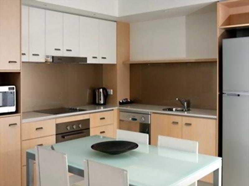 Chancellor Executive Apartments Гоулд Коуст Стая снимка